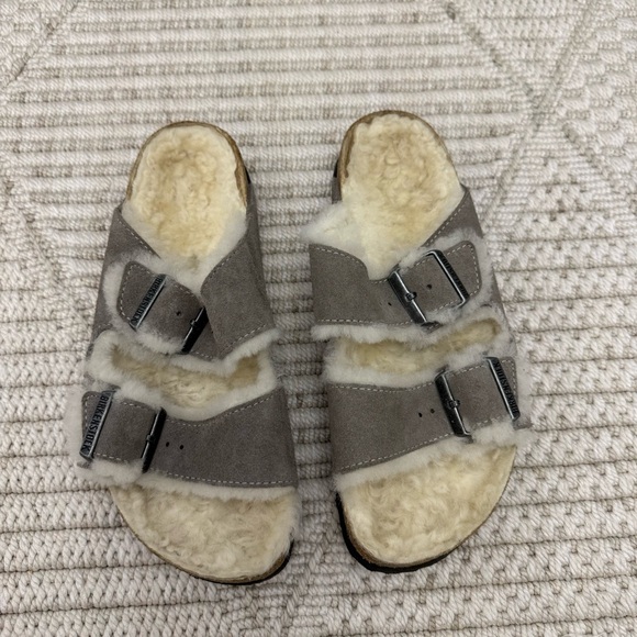 Birkenstock Women's Arizona
Shearling Sandal - Picture 5 of 9